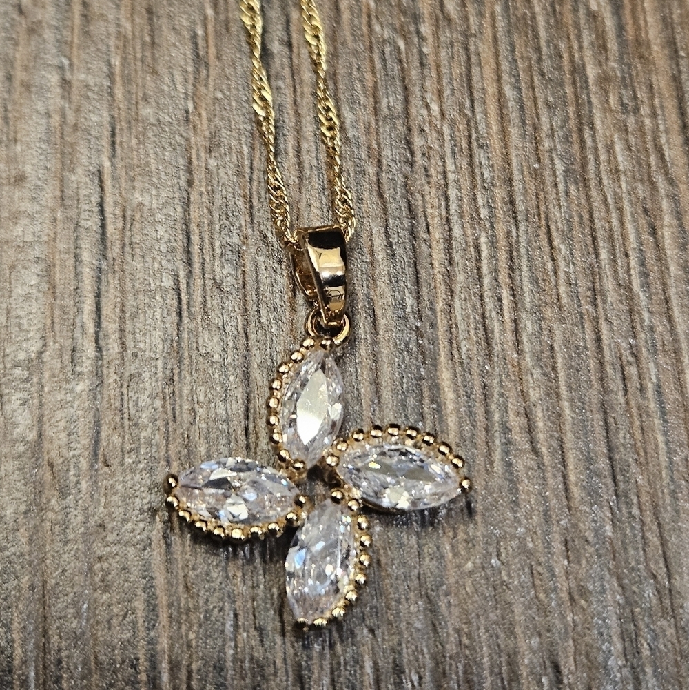 NEW Pendant & Earring Set - Picture 2 of 14